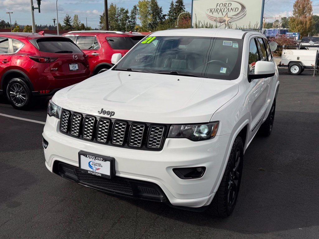 Used 2021 Jeep Grand Cherokee Laredo X AWD/4WD image 4