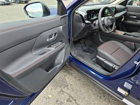 New 2026 Nissan Kicks SR w/ Cold Weather Package image 16