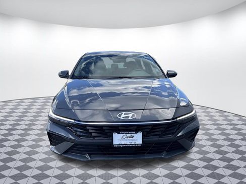 Used 2025 Hyundai Elantra SEL FWD image 2