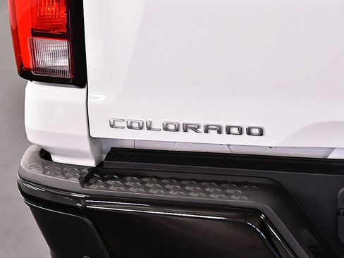 Used 2024 Chevrolet Colorado ZR2 w/ ZR2 Convenience Package III AWD/4WD image 11
