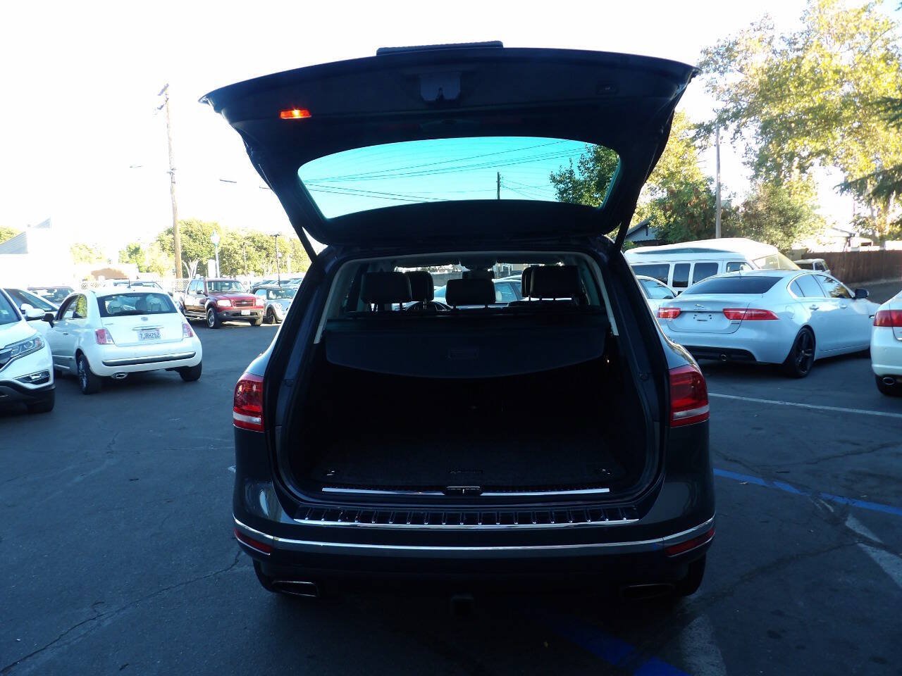 Used 2016 Volkswagen Touareg VR6 AWD/4WD image 13