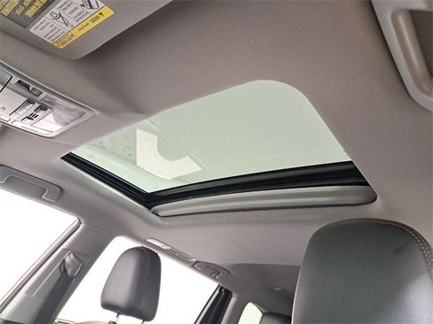 Used 2017 Toyota Highlander XLE w/ Carpet Mat Package image 22