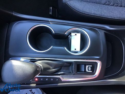 Used 2023 Chevrolet Equinox LT image 39