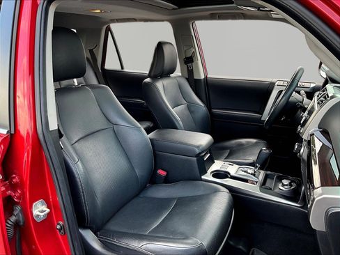 Used 2022 Toyota 4Runner Limited AWD/4WD image 29