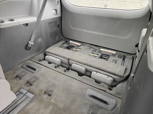 Used 2017 Toyota Sienna XLE image 17