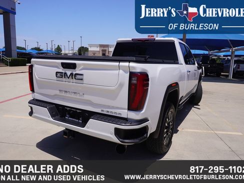 Used 2025 GMC Sierra 2500 Denali Ultimate AWD/4WD image 5