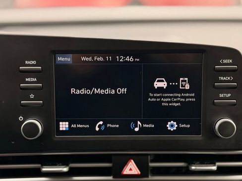 Used 2025 Hyundai Elantra SE w/ Cargo Package image 19