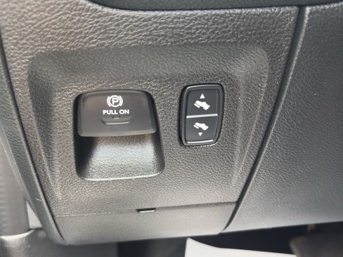 Used 2022 RAM 1500 Laramie AWD/4WD image 25
