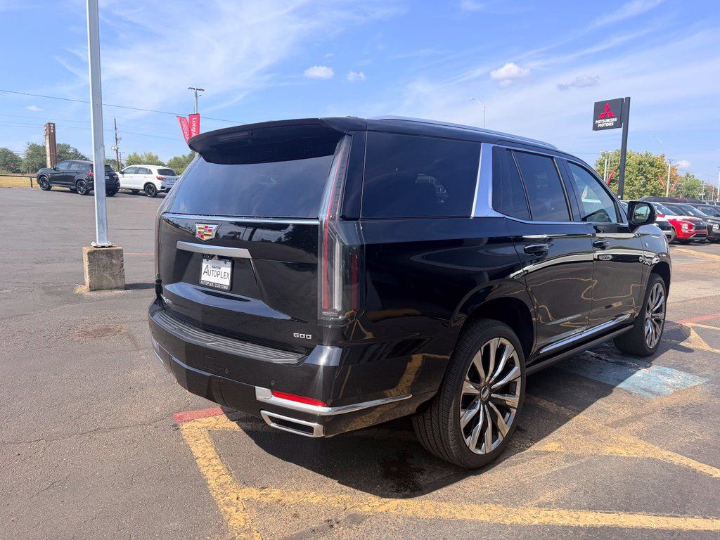 Used 2026 Cadillac Escalade Luxury w/ Touring Package AWD/4WD image 4