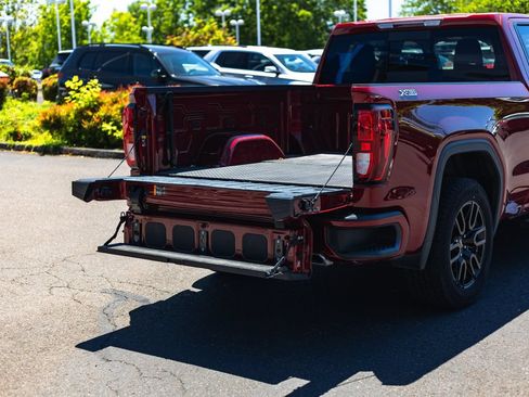 Used 2020 GMC Sierra 1500 Elevation w/ Elevation Value Package AWD/4WD image 9
