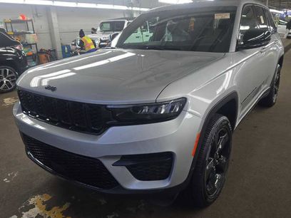 Used 2024 Jeep Grand Cherokee Altitude