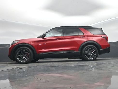 Certified 2025 Ford Explorer ST AWD/4WD image 52
