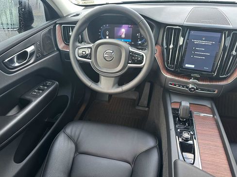 Certified 2023 Volvo XC60 B5 Plus w/ Climate Package image 16