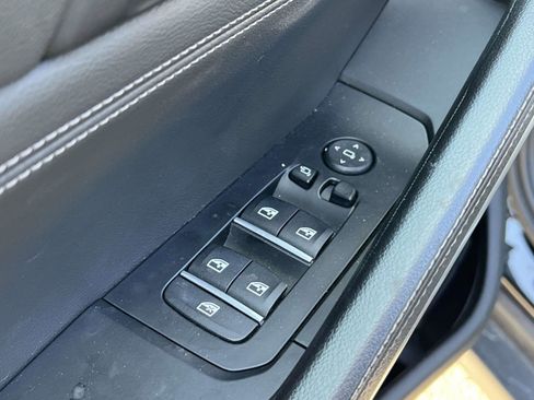 Used 2022 BMW X6 xDrive40i w/ Executive Package image 16