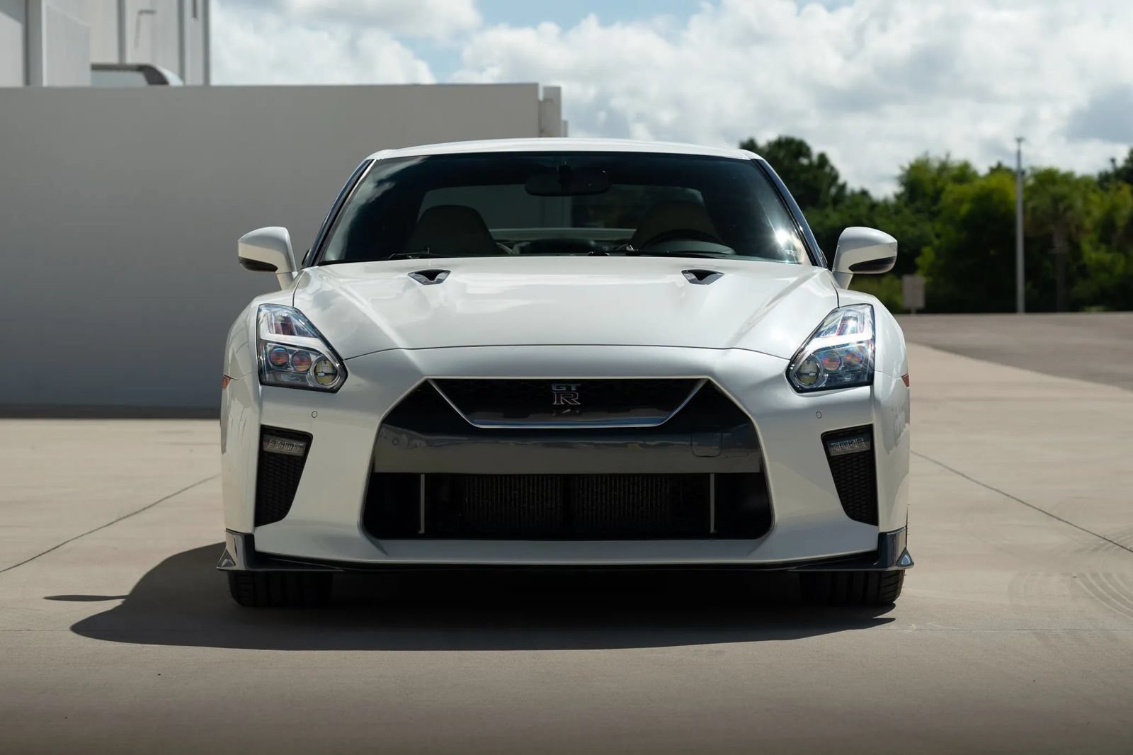Used 2017 Nissan GT-R Premium w/ Premium Interior Package AWD/4WD image 23