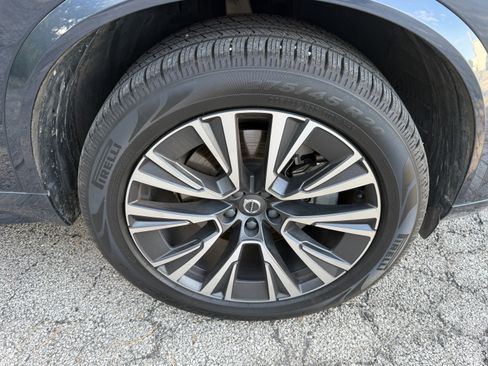 Used 2021 Volvo XC90 T5 Momentum w/ Climate Package AWD/4WD image 14