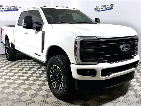 Certified 2025 Ford F250 Platinum AWD/4WD image 3