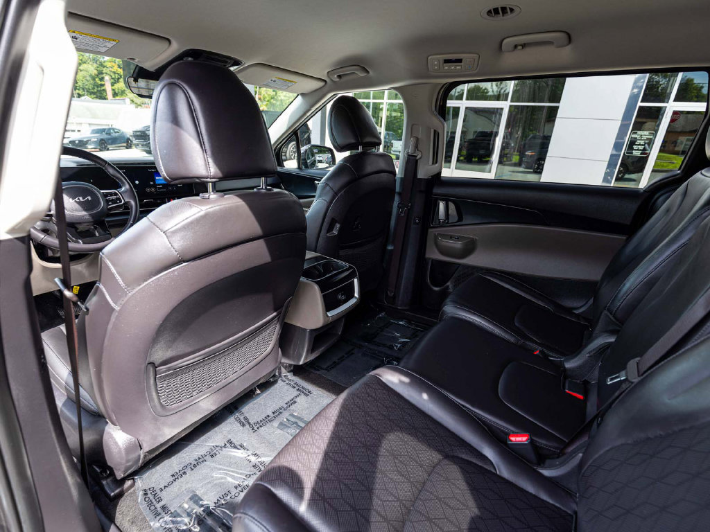 Used 2026 Kia Carnival LXS FWD image 27