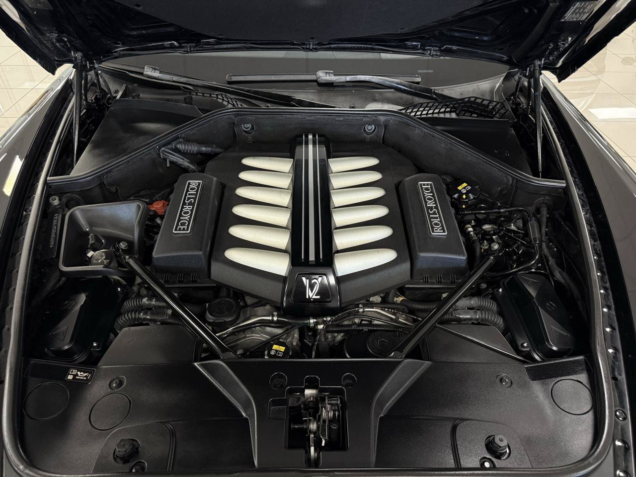 Used 2016 Rolls-Royce Ghost RWD image 36