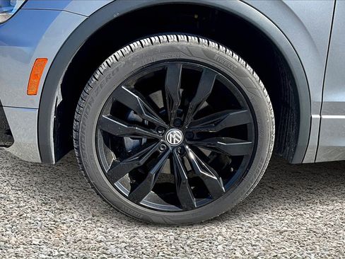 Used 2021 Volkswagen Tiguan SE R-Line image 8