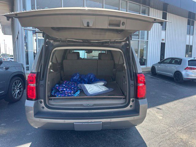 Used 2018 Chevrolet Suburban LT w/ Luxury Package AWD/4WD image 21