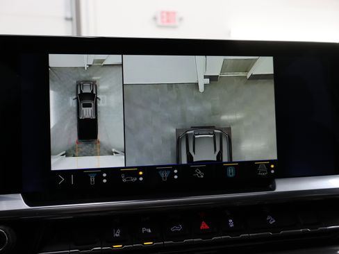 Used 2024 Chevrolet Silverado 3500 High Country w/ High Country Premium Package image 19