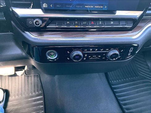 Used 2023 Chevrolet Silverado 1500 LT image 27