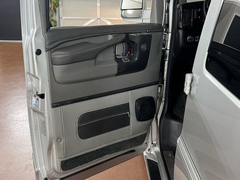 Used 2013 Chevrolet Express 1500 image 15