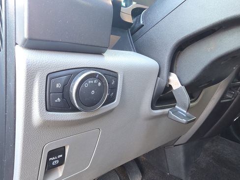 Used 2018 Ford F150 XLT w/ Trailer Tow Package image 14