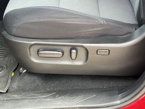 Used 2020 Toyota Tacoma TRD Off-Road w/ Technology Package image 12