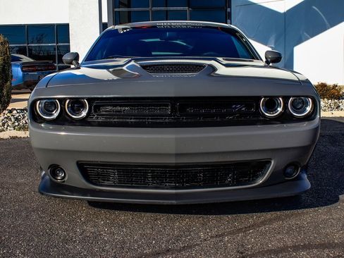 Used 2019 Dodge Challenger R/T w/ Blacktop Package image 2