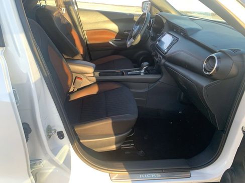 Certified 2022 Nissan Kicks SR w/ Interior Electronics Package image 28
