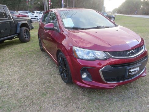 Used 2018 Chevrolet Sonic LT w/ Fun and Sun Package image 4