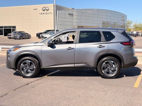 Certified 2025 Nissan Rogue SV FWD image 3