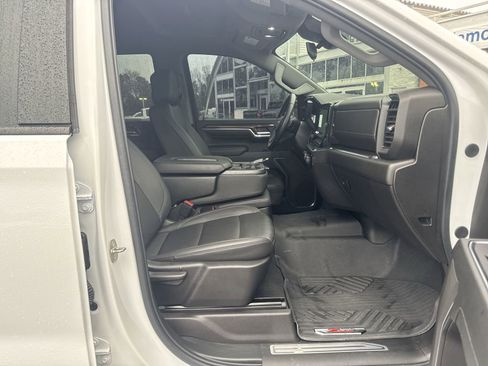 Used 2024 Chevrolet Silverado 1500 LT image 32