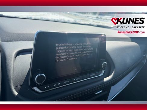 Used 2025 Nissan Rogue SV image 16