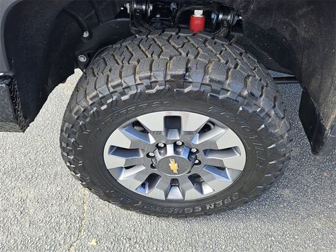 Used 2026 Chevrolet Silverado 2500 Custom w/ Custom Value Package image 18