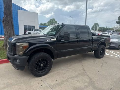 Used 2016 Ford F250 Lariat w/ Lariat Ultimate Package image 3