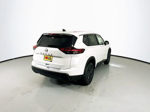 Used 2026 Nissan Rogue SV FWD image 7