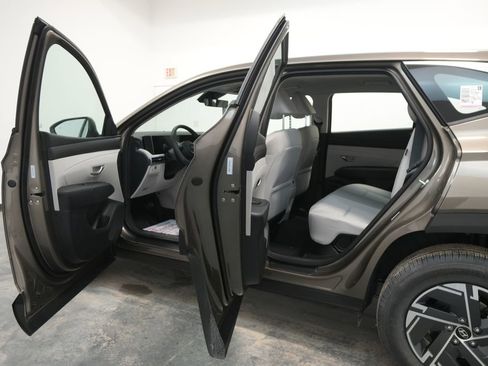 New 2026 Hyundai Tucson Blue SE image 19