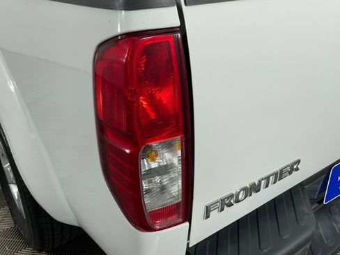 Used 2012 Nissan Frontier SV RWD image 17
