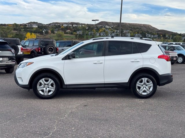 Used 2015 Toyota RAV4 LE AWD/4WD image 2