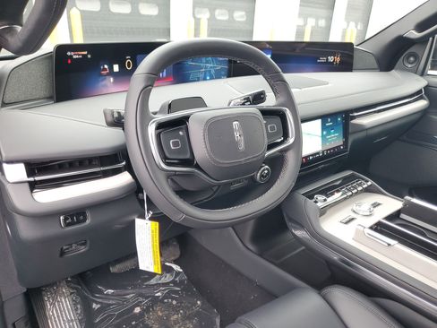 New 2025 Lincoln Navigator L Reserve image 14