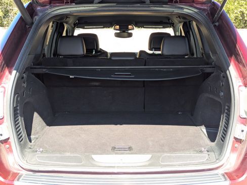 Used 2018 Jeep Grand Cherokee Limited image 24