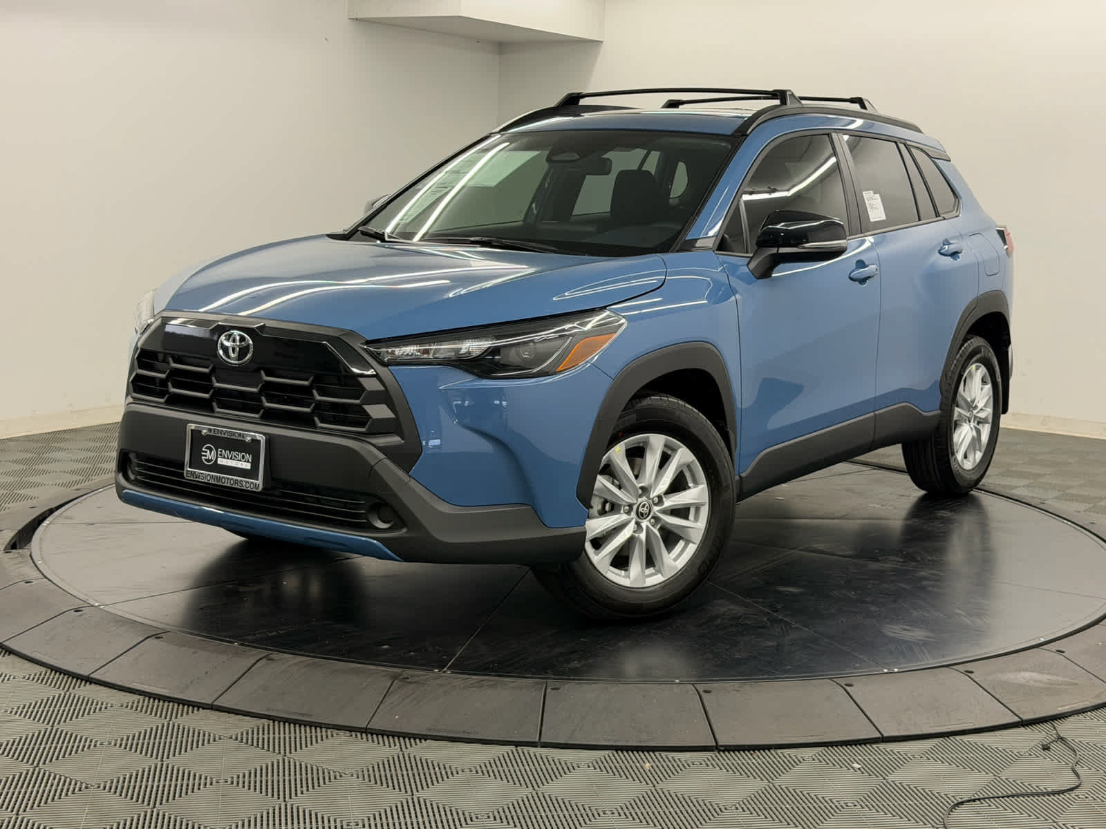 New 2026 Toyota Corolla Cross LE w/ Moonroof Package FWD image 2