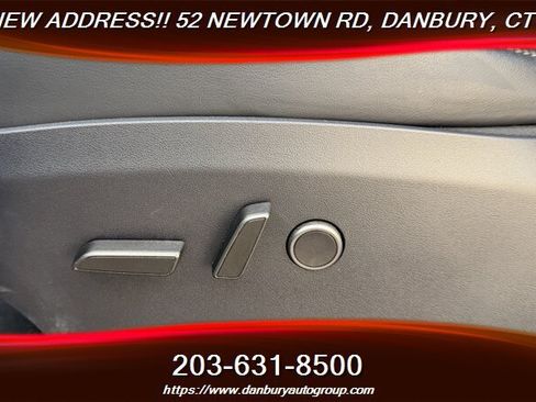 Used 2024 Tesla Model Y 2WD image 11