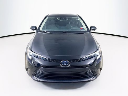 Used 2024 Toyota Corolla LE image 3