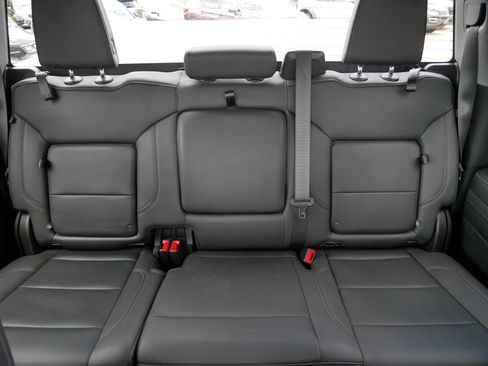 Used 2024 GMC Sierra 1500 SLT AWD/4WD image 13