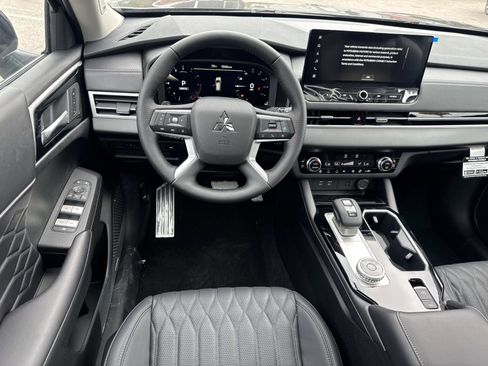 New 2025 Mitsubishi Outlander SEL image 10
