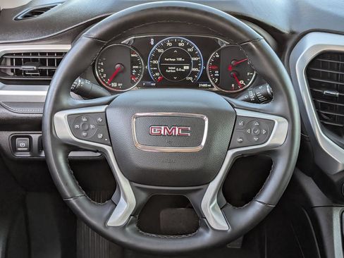 Used 2023 GMC Acadia SLT w/ Technology Package AWD/4WD image 11
